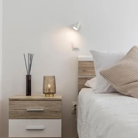Luxury Rooftop Zalato Apartment *