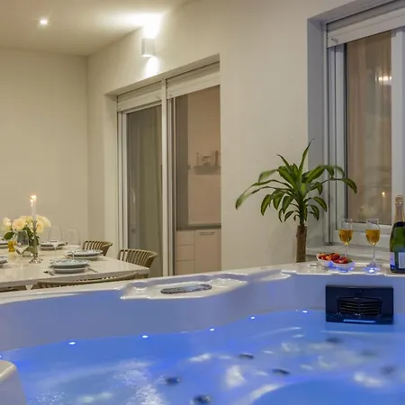 Apartment Luxury Rooftop Zalato