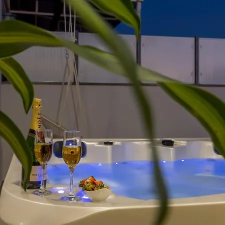 Apartman Luxury Rooftop Zalato *